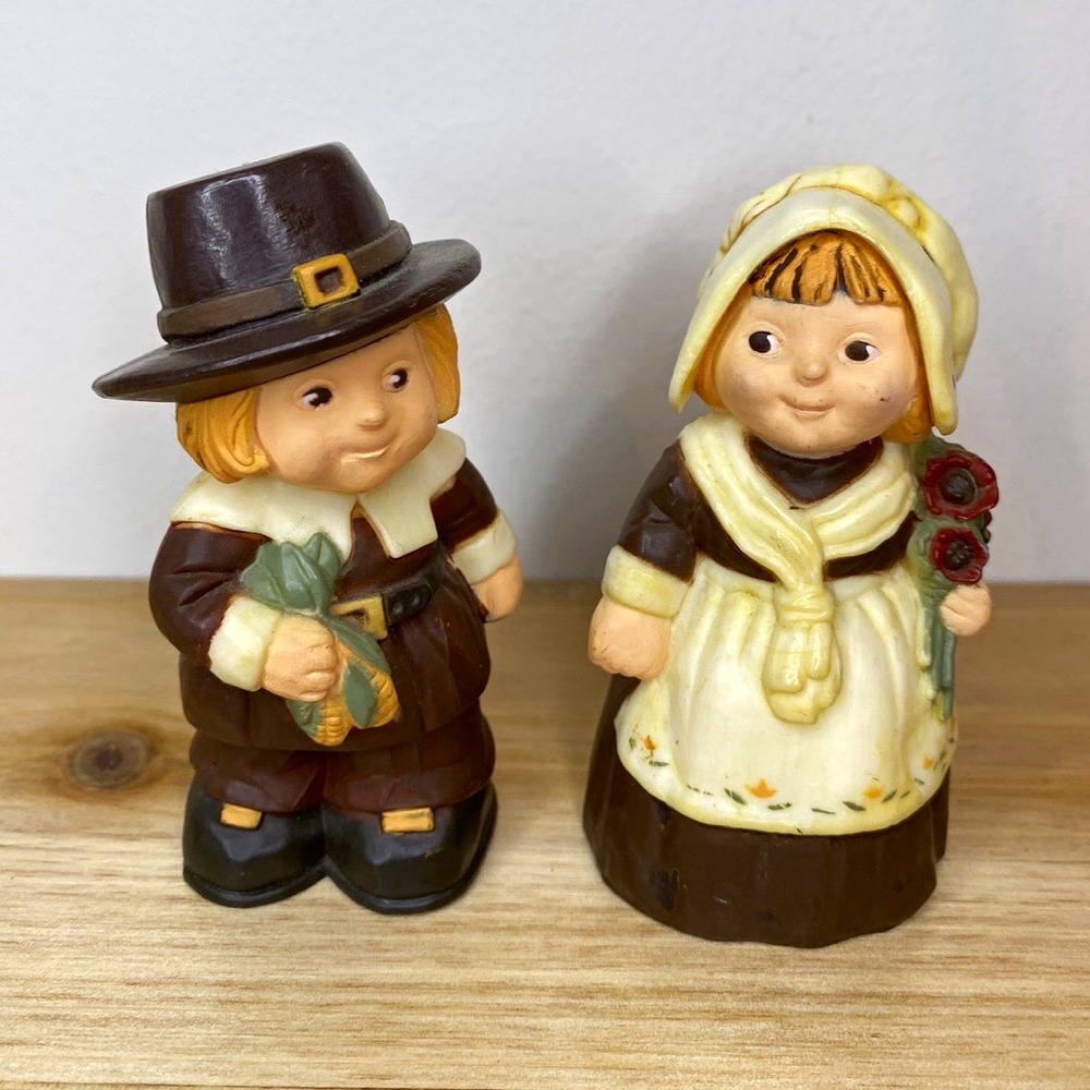 Hallmark Pilgrim Boy & Girl Thanksgiving Novelty Ceramic Salt Pepper Shakers 2pc